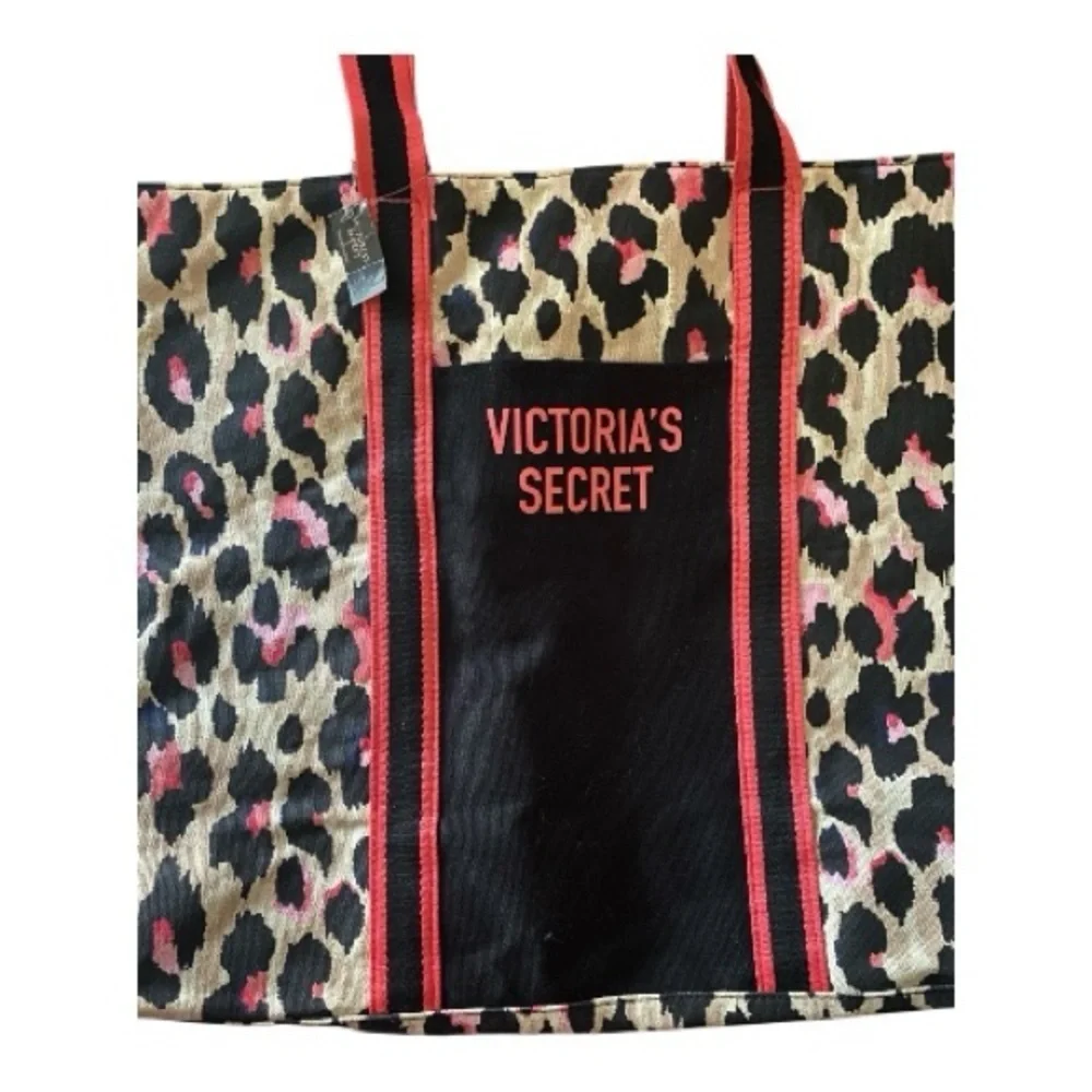 NWT-VICTORIAS SECRET-WILD LEOPARD-PINK & BLACK WEEKENDER BAG
